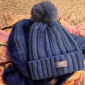 UGG New Navy Knit Beanie with Pom-Pom And Infinty Scarf Set